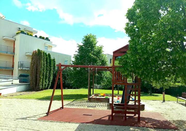 Casa Iris Apartment Szekesfehervar Luaran gambar